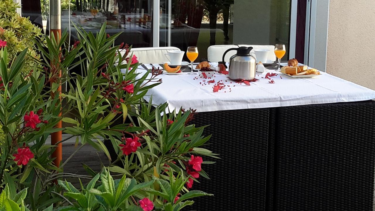 Les Deux Chenes Bed and Breakfast La Chapelle-Sur-Erdre Buitenkant foto